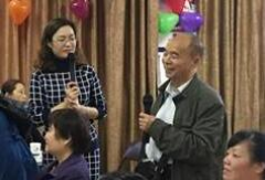 爹妈变“红娘”  亲自为子女牵红线