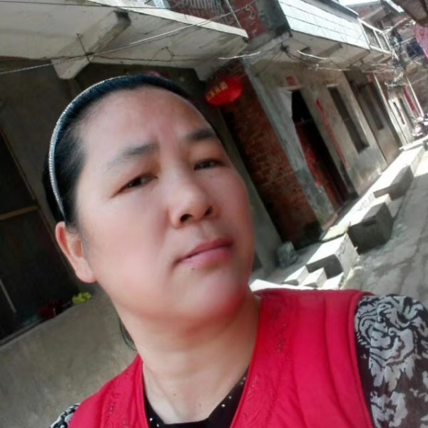 女王还爱笑的照片