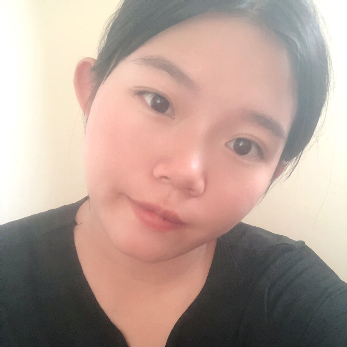 睫毛向呆萌的照片