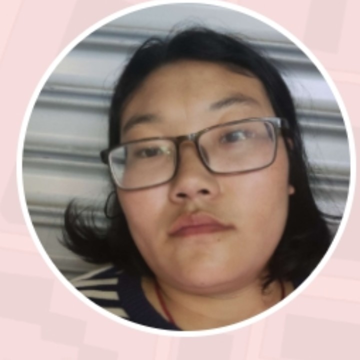 单身妈妈带娃的照片