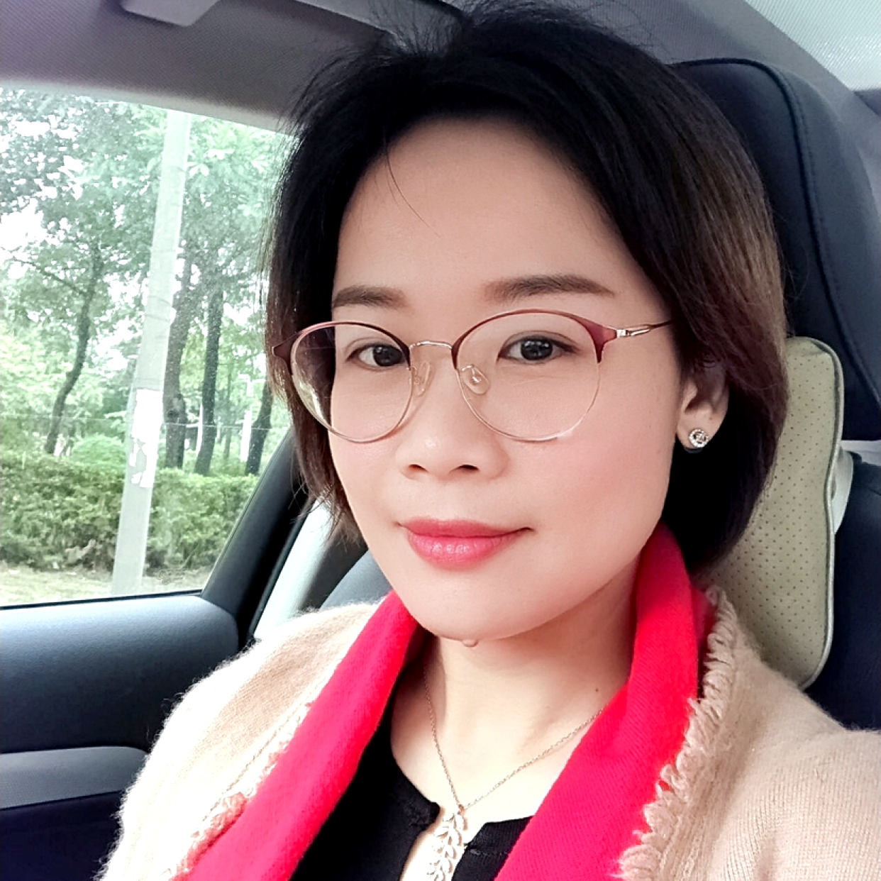 高跟鞋迎烂漫的照片