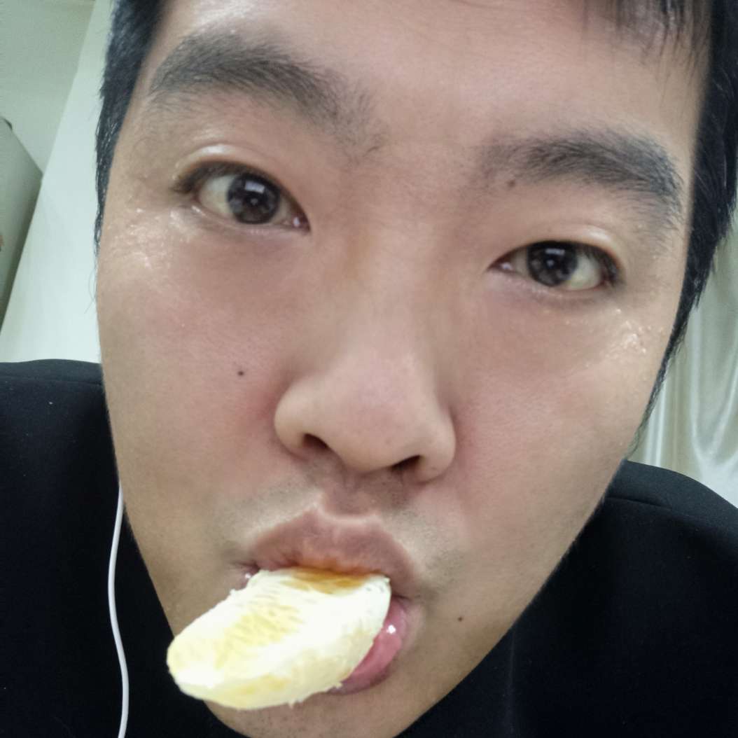 温暖蹁跹羽裳的照片