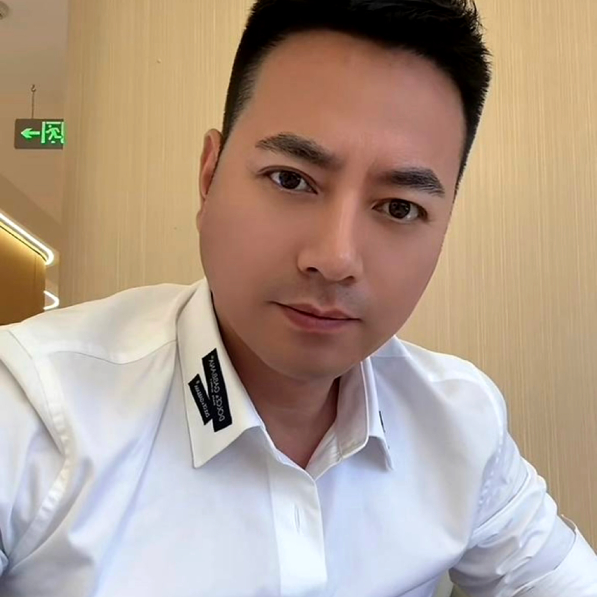 亿久恒的照片