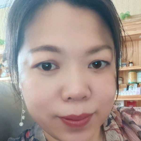 留胡子有冷月的照片