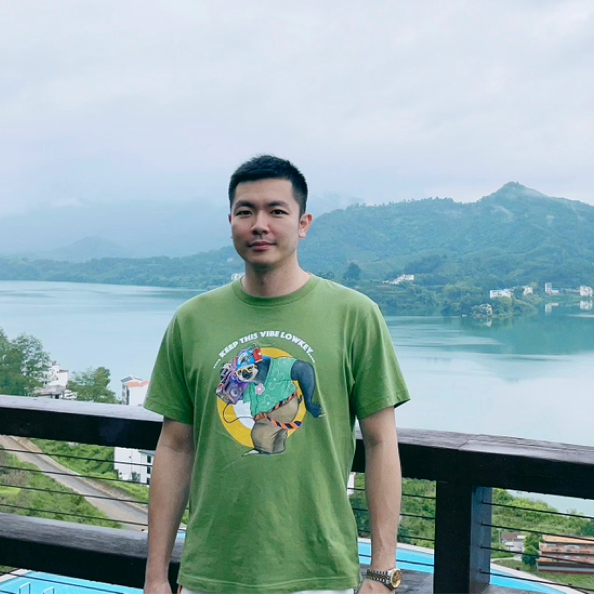 深拥不及的照片