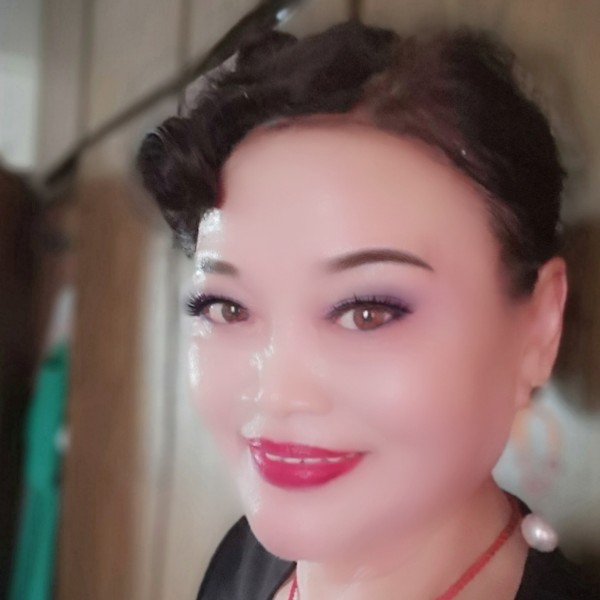 妖娆女人的照片