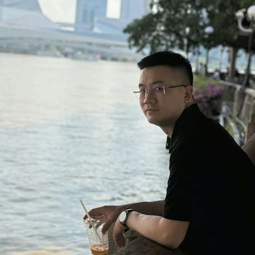 阳光下de葡萄架的照片