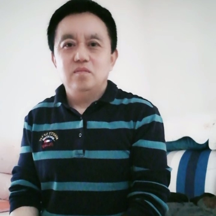 冬耀苦恋魁梧的照片