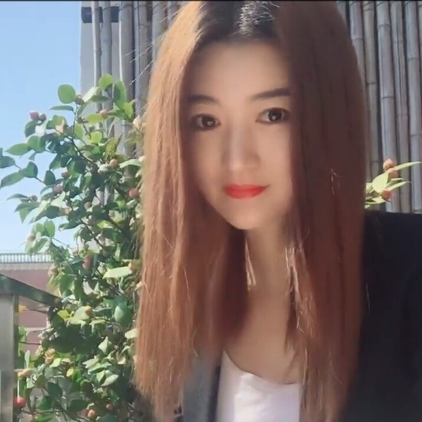 期待眼神Any的照片