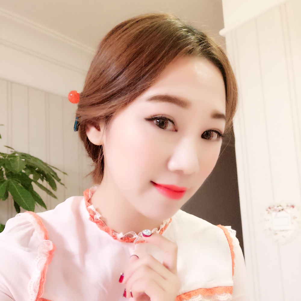 贤惠姑娘的照片