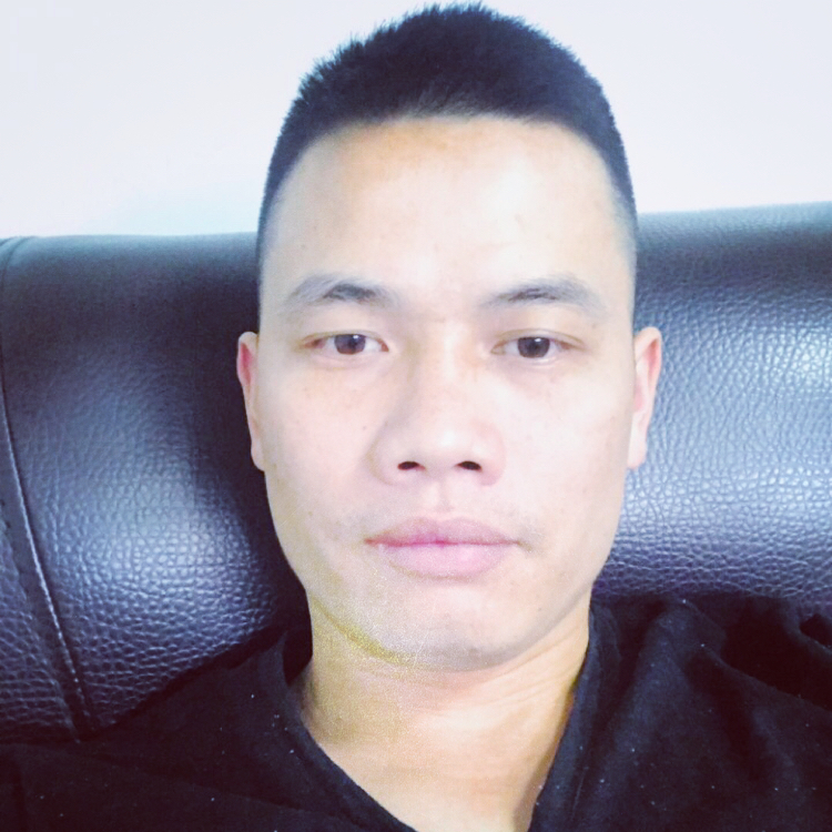 还单身凝眸蓝天的照片