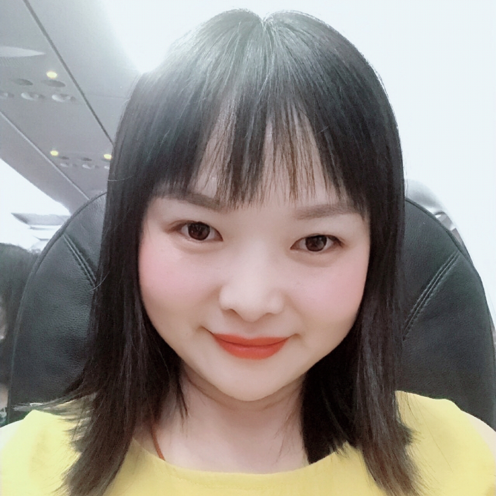 宝贝拿快乐的照片