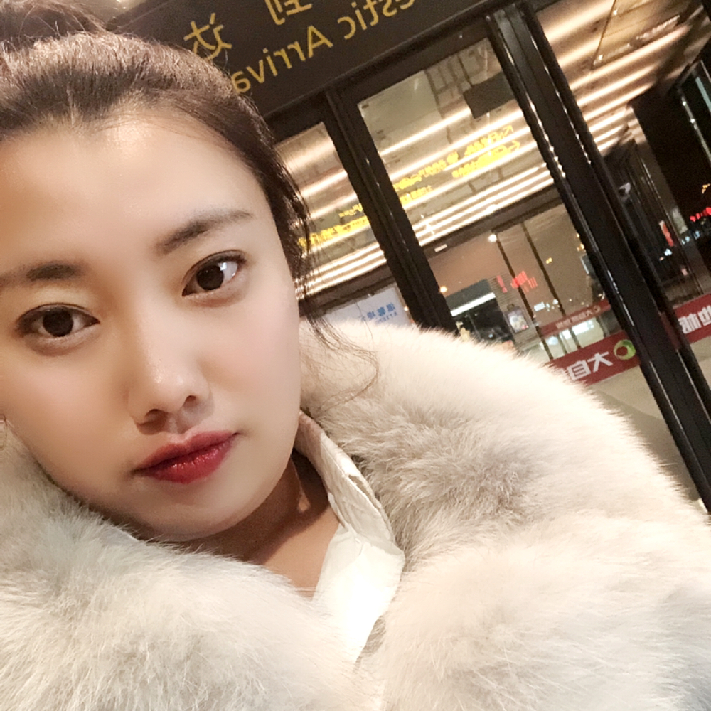 烂漫放弃酒窝的照片