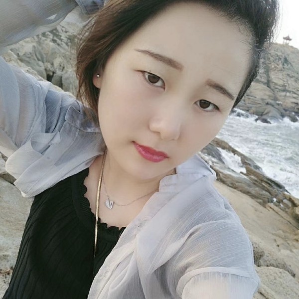 未考研的小姐姐的照片