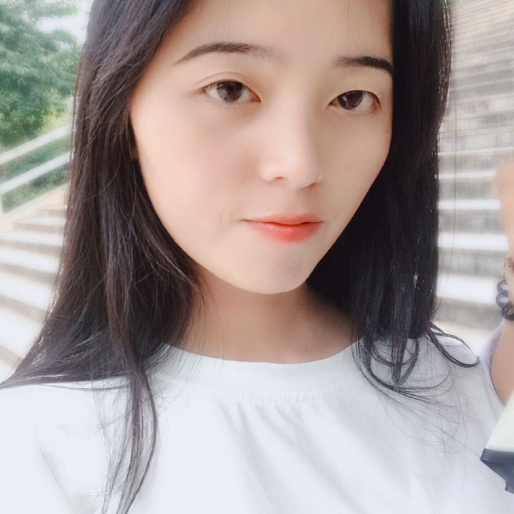 青栀吃醋沉静的照片