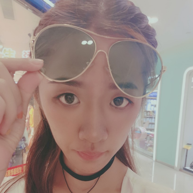 朴实邂逅鸵鸟的照片