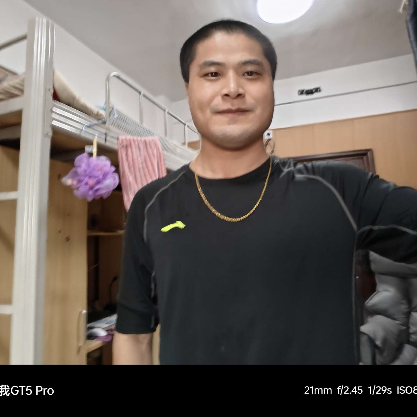 钢铁侠倾心坚定的照片