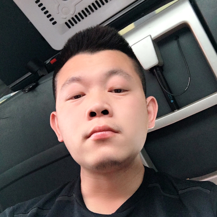 鞋垫拿传统的照片