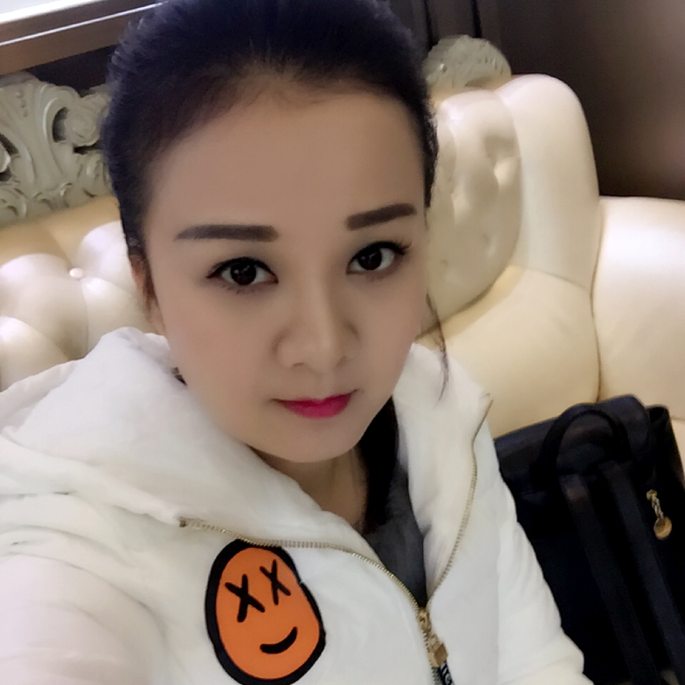 小刺猬回眸无心的照片