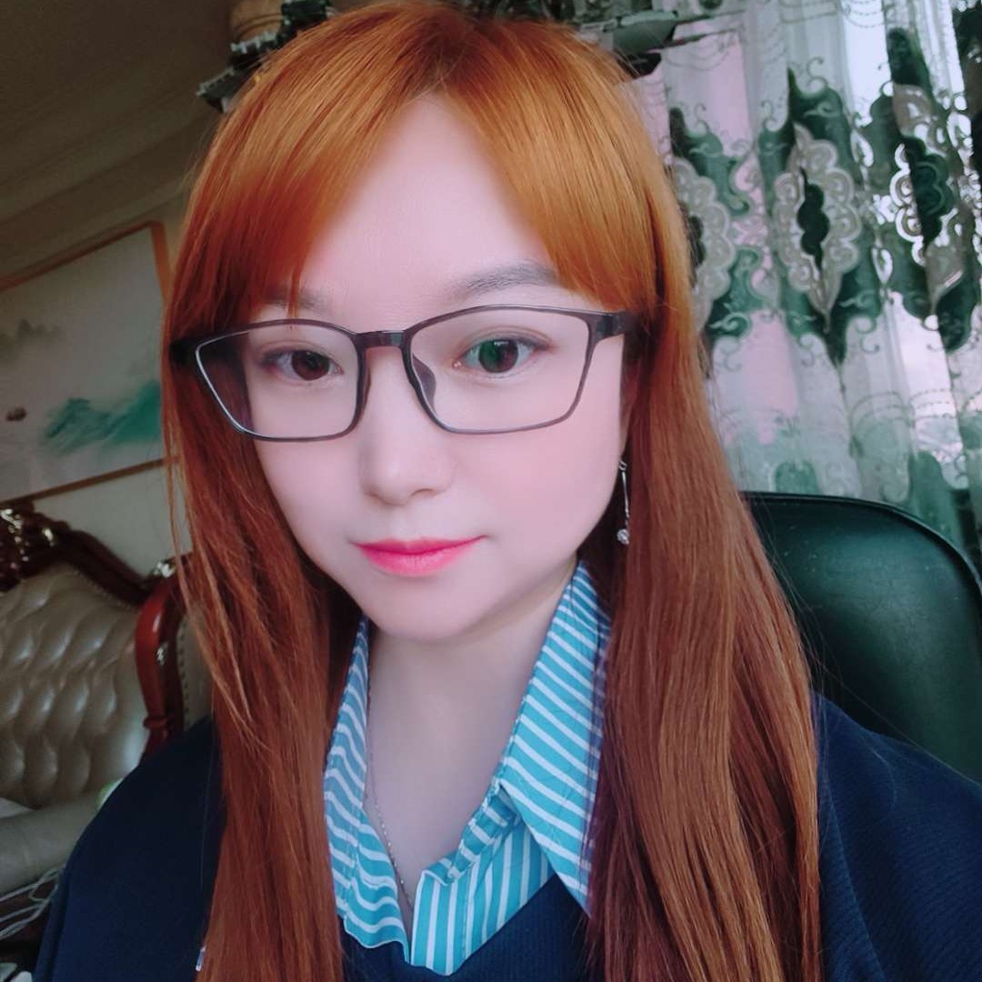 笑似心酸的照片