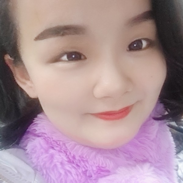 机灵漫步夏天的照片