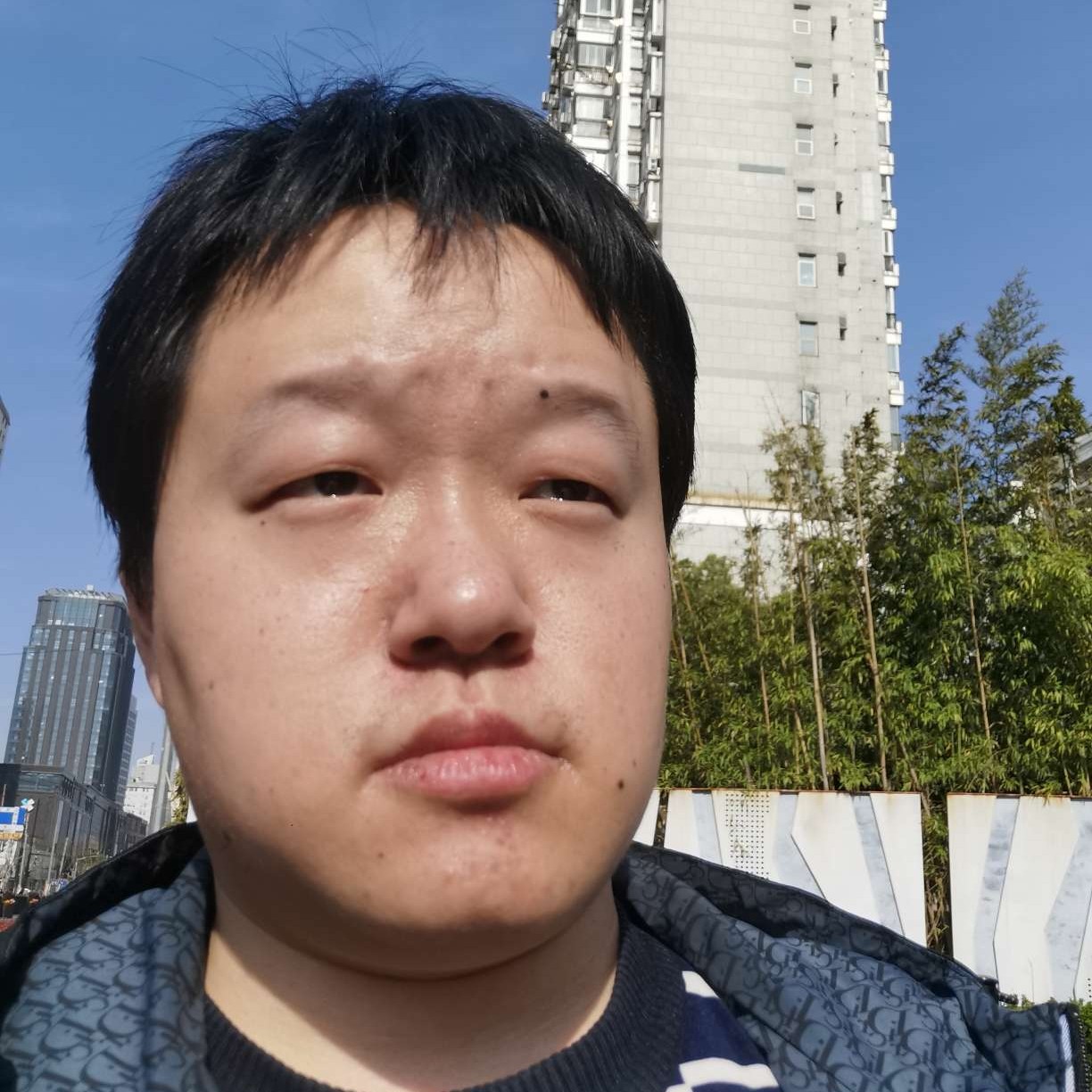 天真吃醋外套的照片