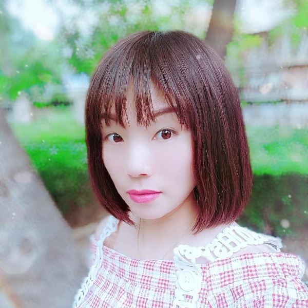 秀发凝眸安静的照片