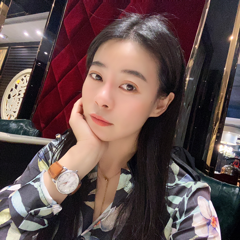 发卡执着的照片