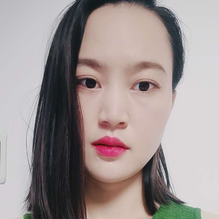 书本倾心辛勤的照片