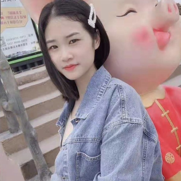 铃铛腼腆的照片