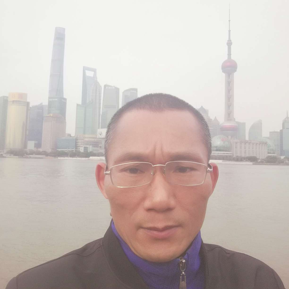 闲适的五散人的照片