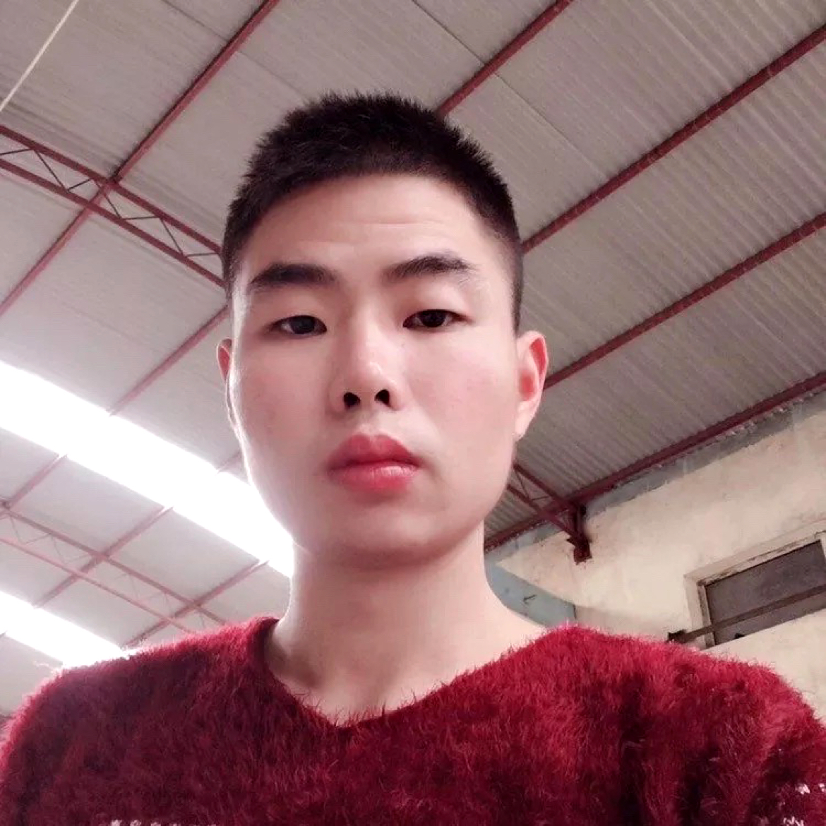 痴情拿啤酒的照片