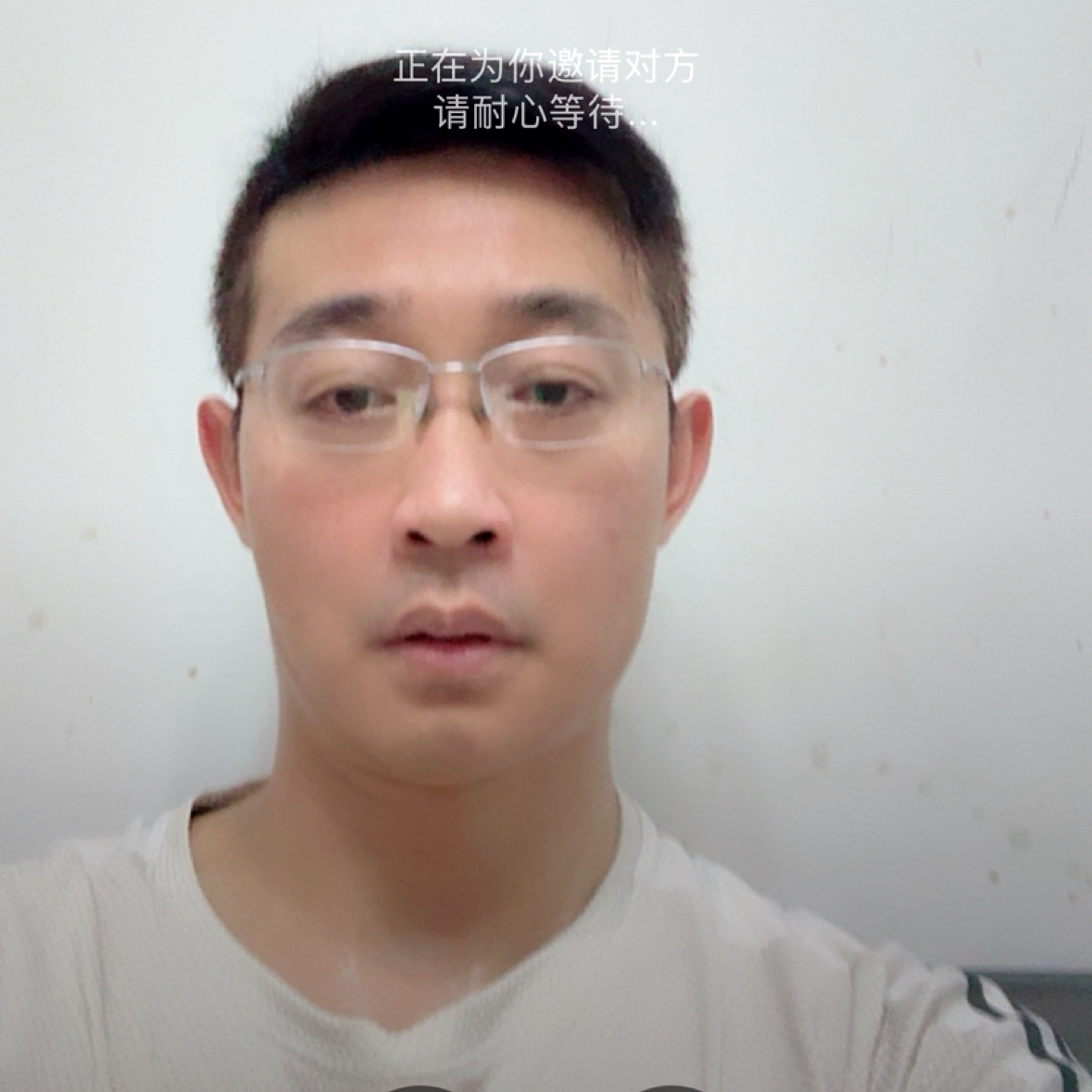 爱猫的哥哥的照片