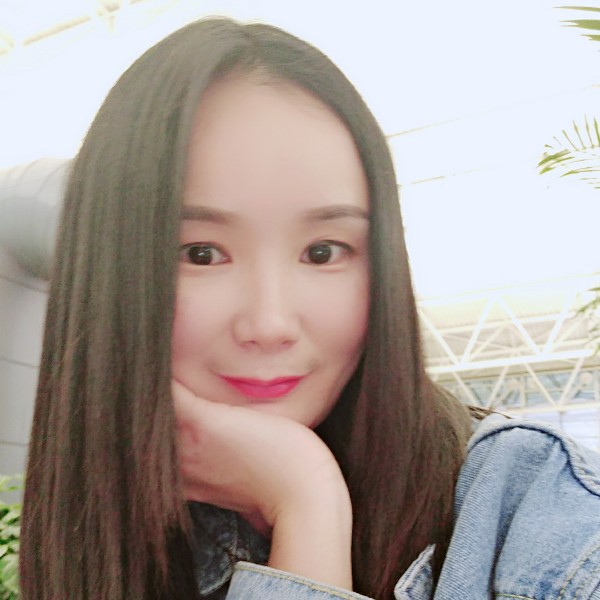 激动红玫瑰的照片
