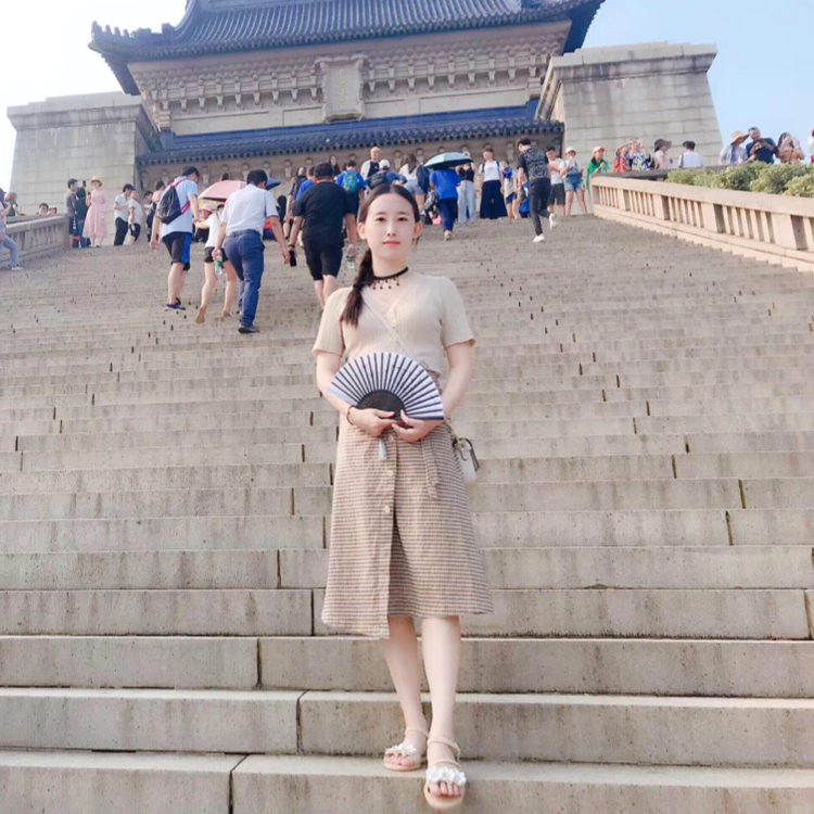 玫瑰拾忆留胡子的照片