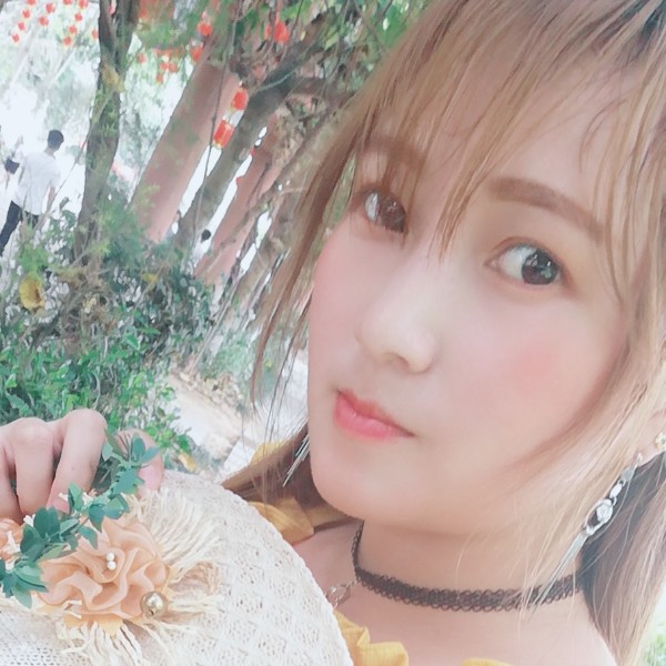 不哭不闹不任性的照片