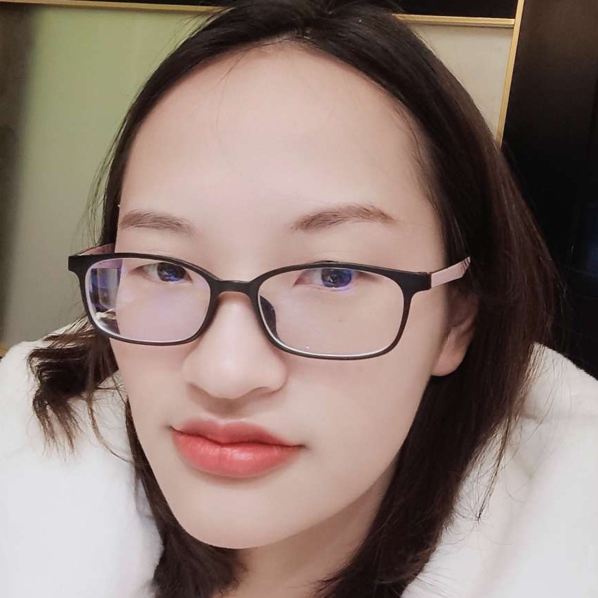 青花挽手唠叨的照片