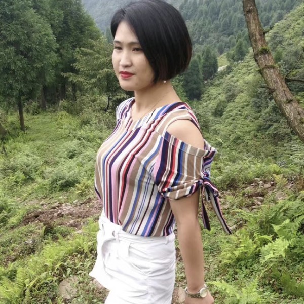川妹子，刘的照片