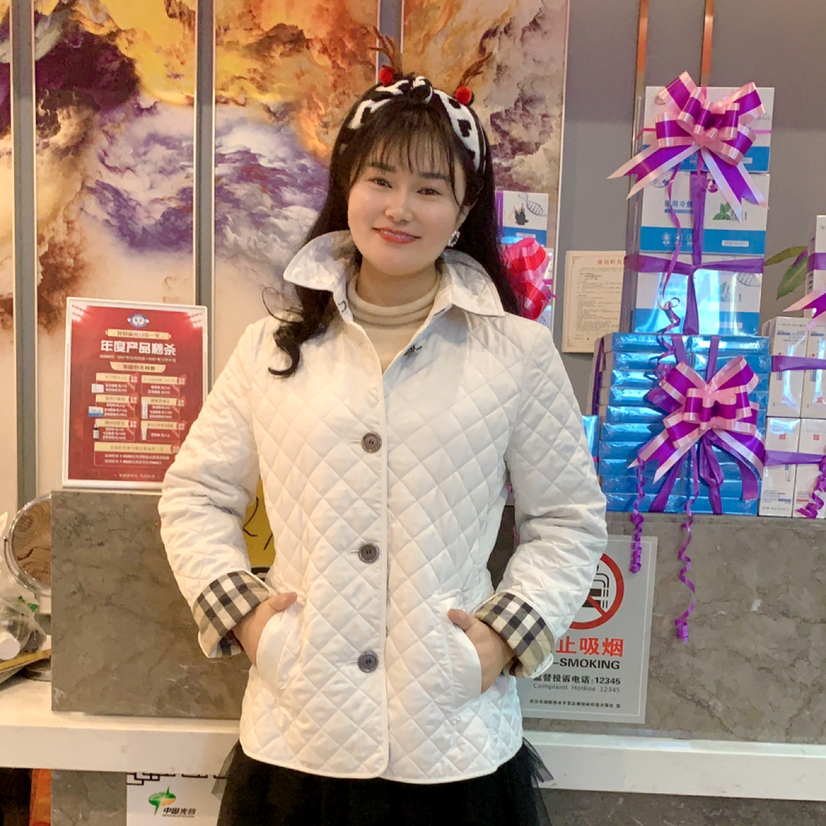 斑驳就白猫的照片