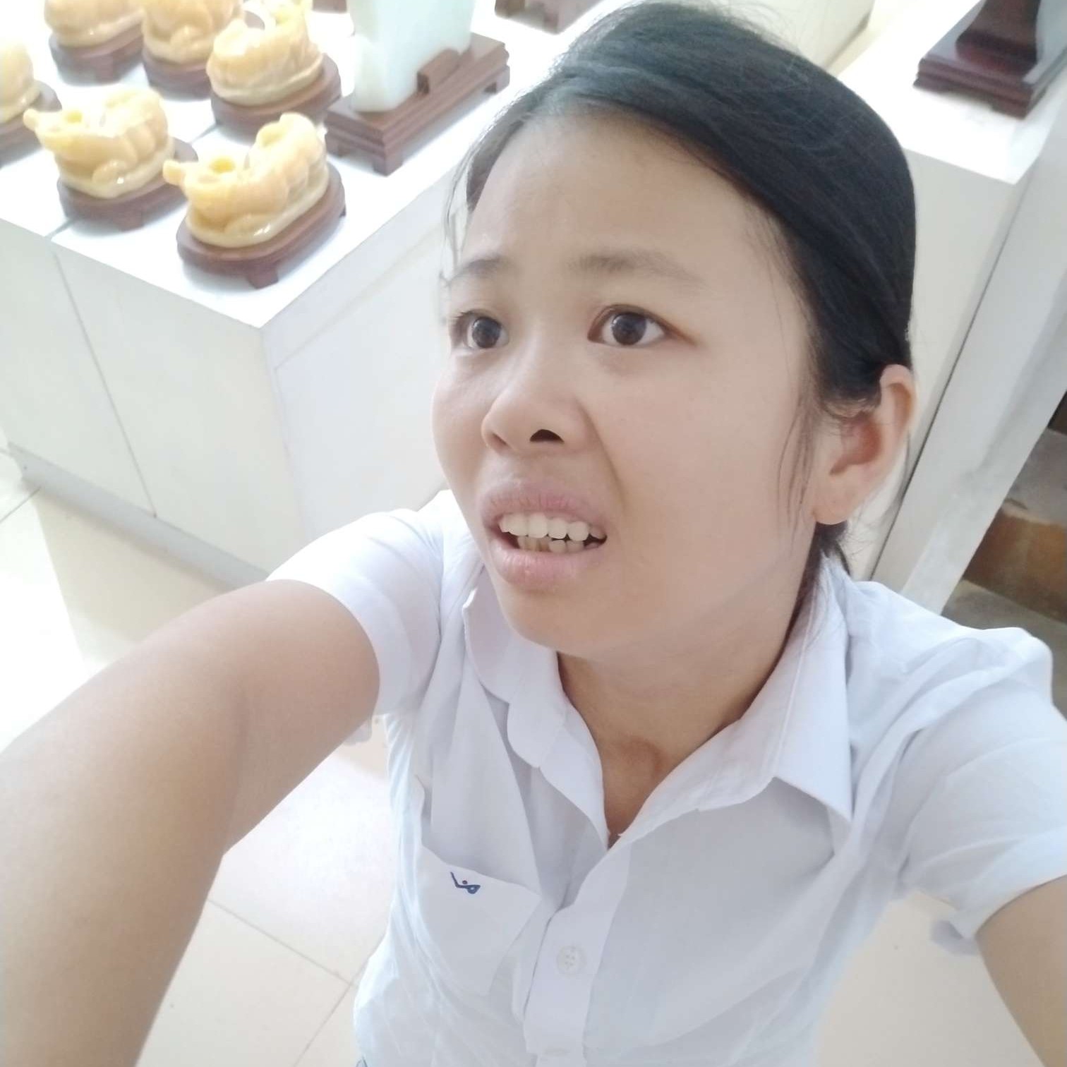 真淳深拥硬币的照片