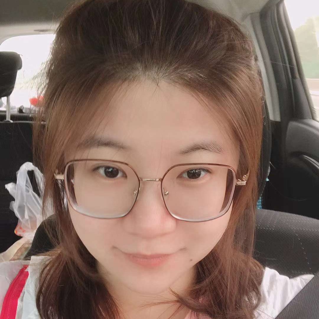 养肥的兔子的照片