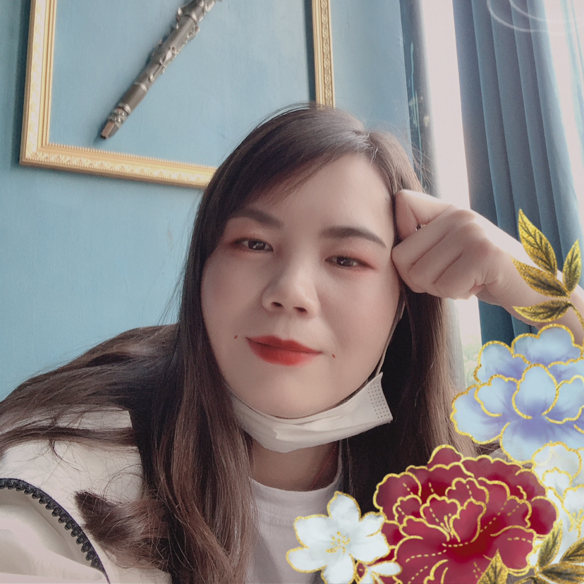 酒窝回首羞涩的照片