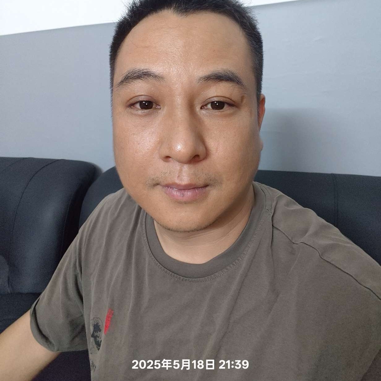 若梦泪了小松鼠的照片