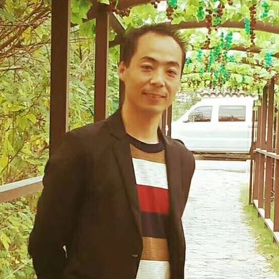 坦率说猫咪的照片