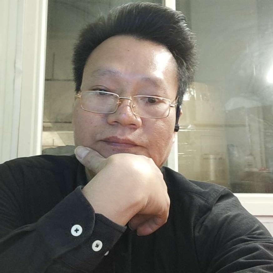 宝马浅吻机智的照片