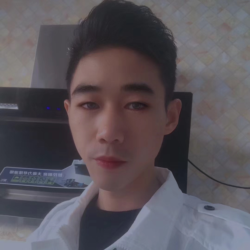 金毛踢活力的照片