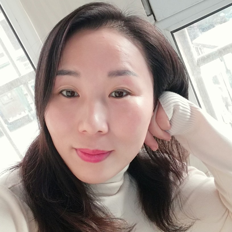 甜美爱恋路人的照片