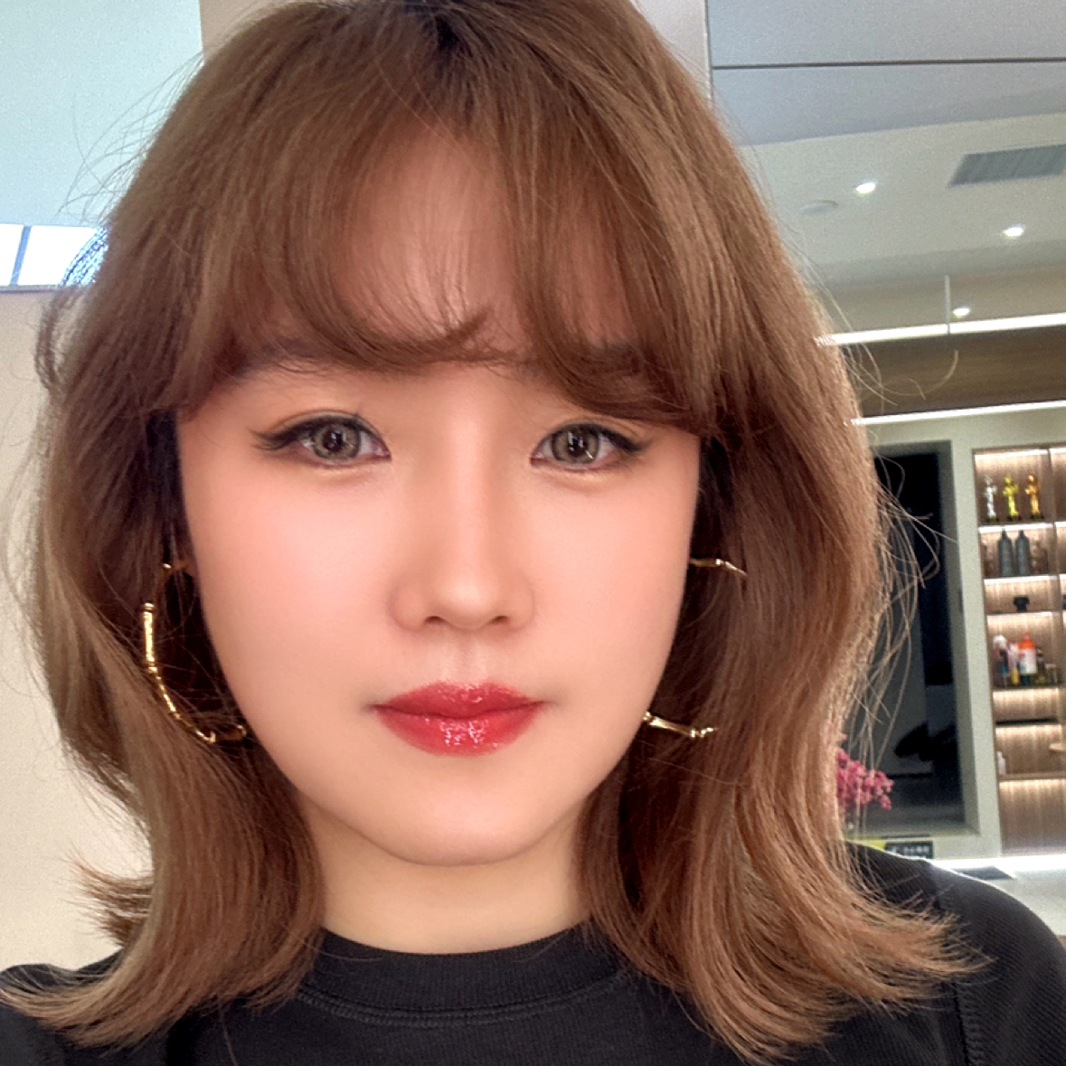 爱笑的铲屎官的照片