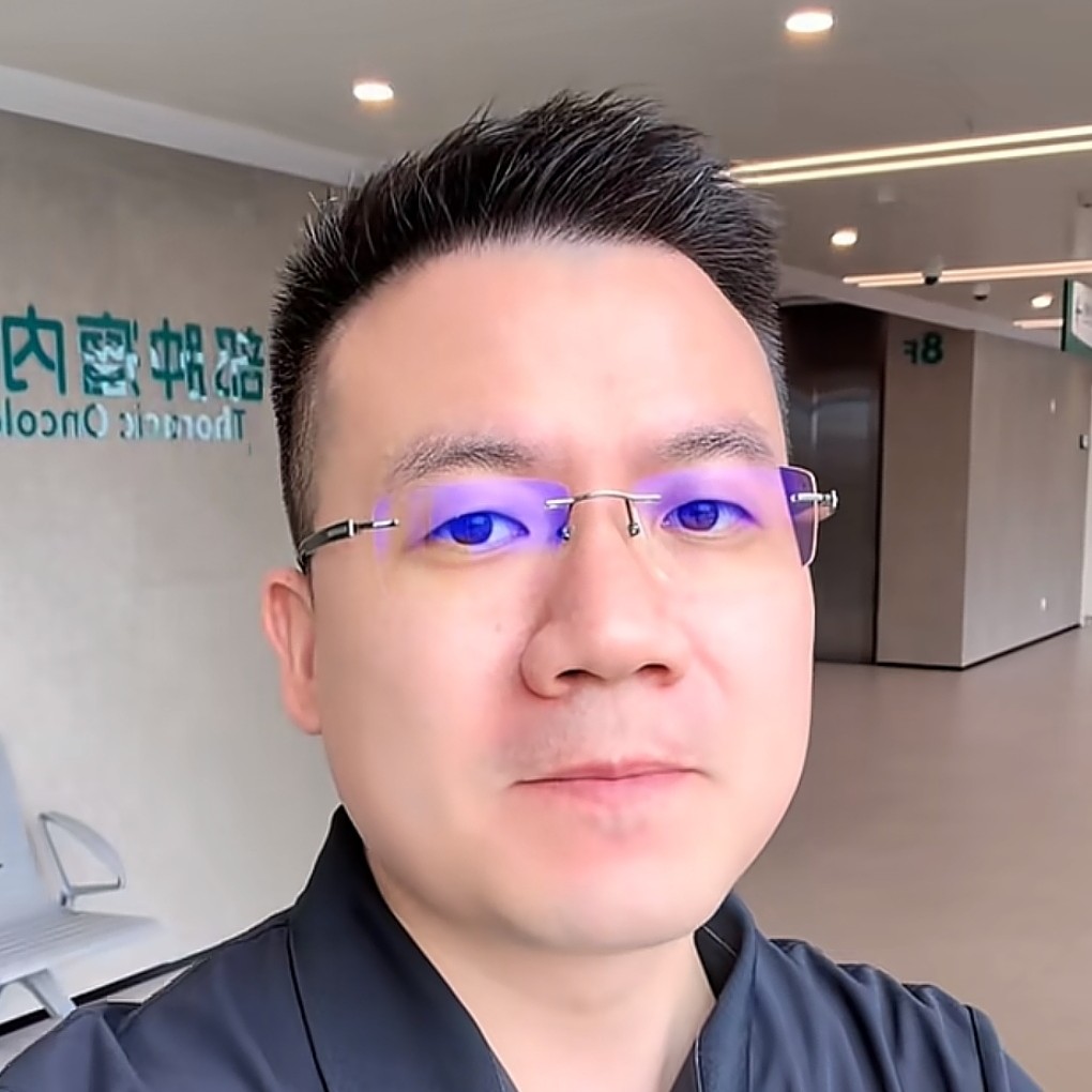 阳光下de葡萄架的照片