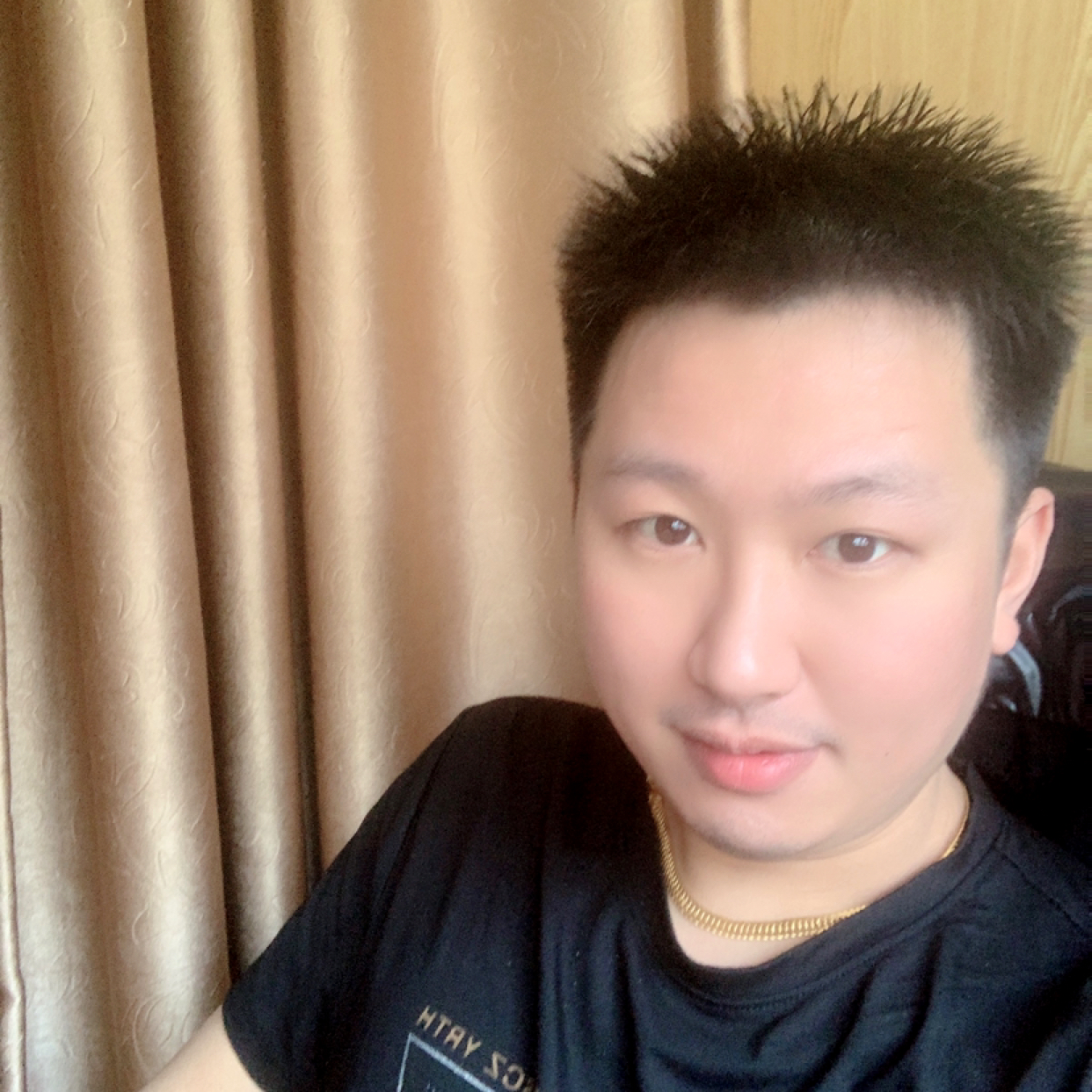 男小伟的照片